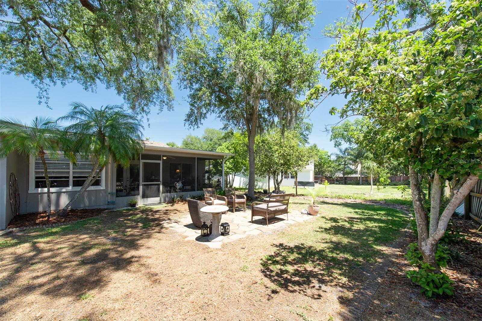 Image 39 of 49 For 25 Harbor Woods Circle