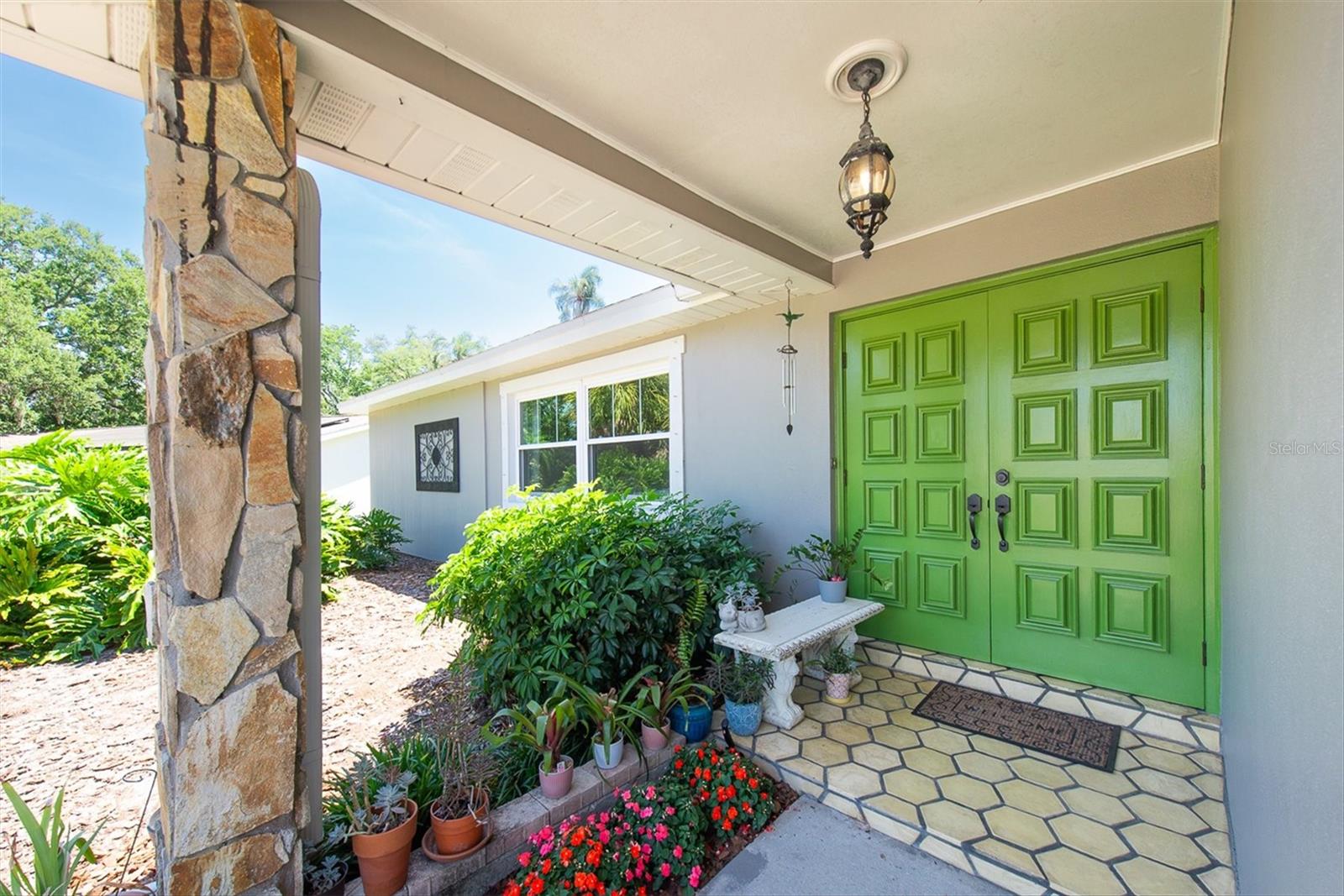 Image 4 of 49 For 25 Harbor Woods Circle