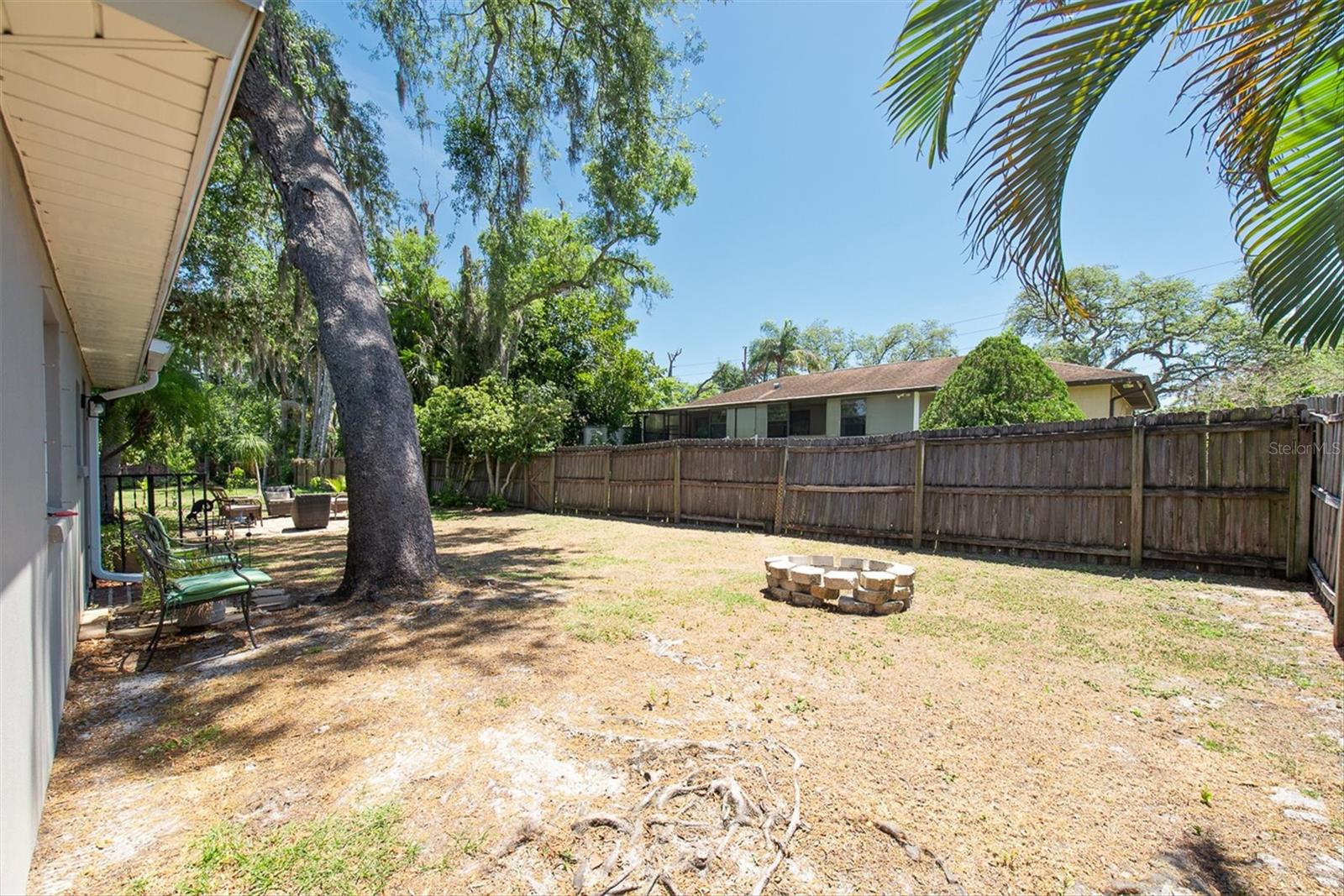 Image 40 of 49 For 25 Harbor Woods Circle