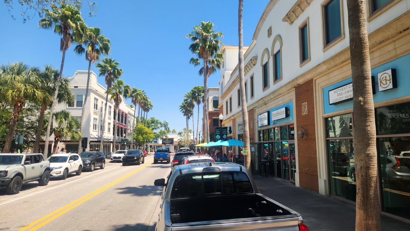 Image 47 of 49 For 25 Harbor Woods Circle