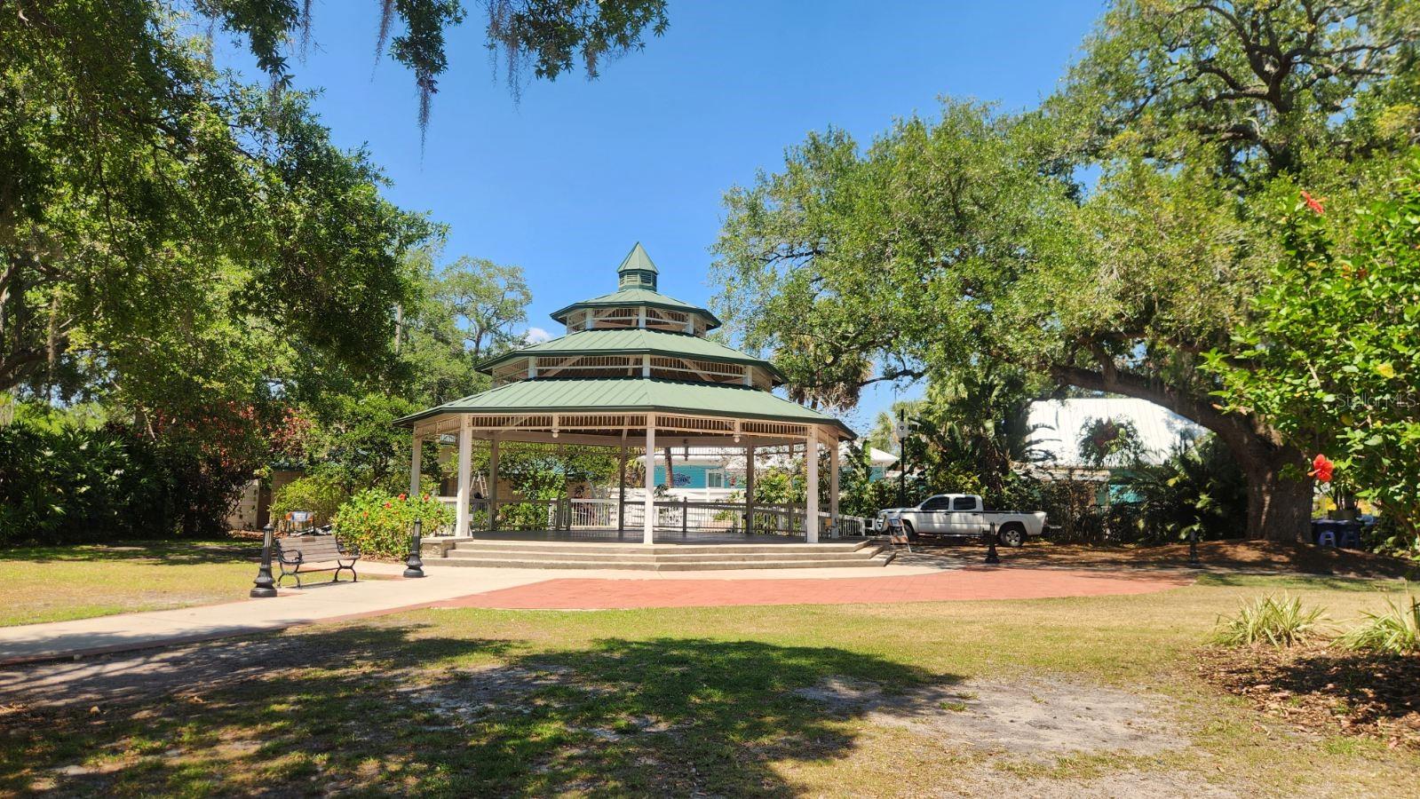 Image 48 of 49 For 25 Harbor Woods Circle