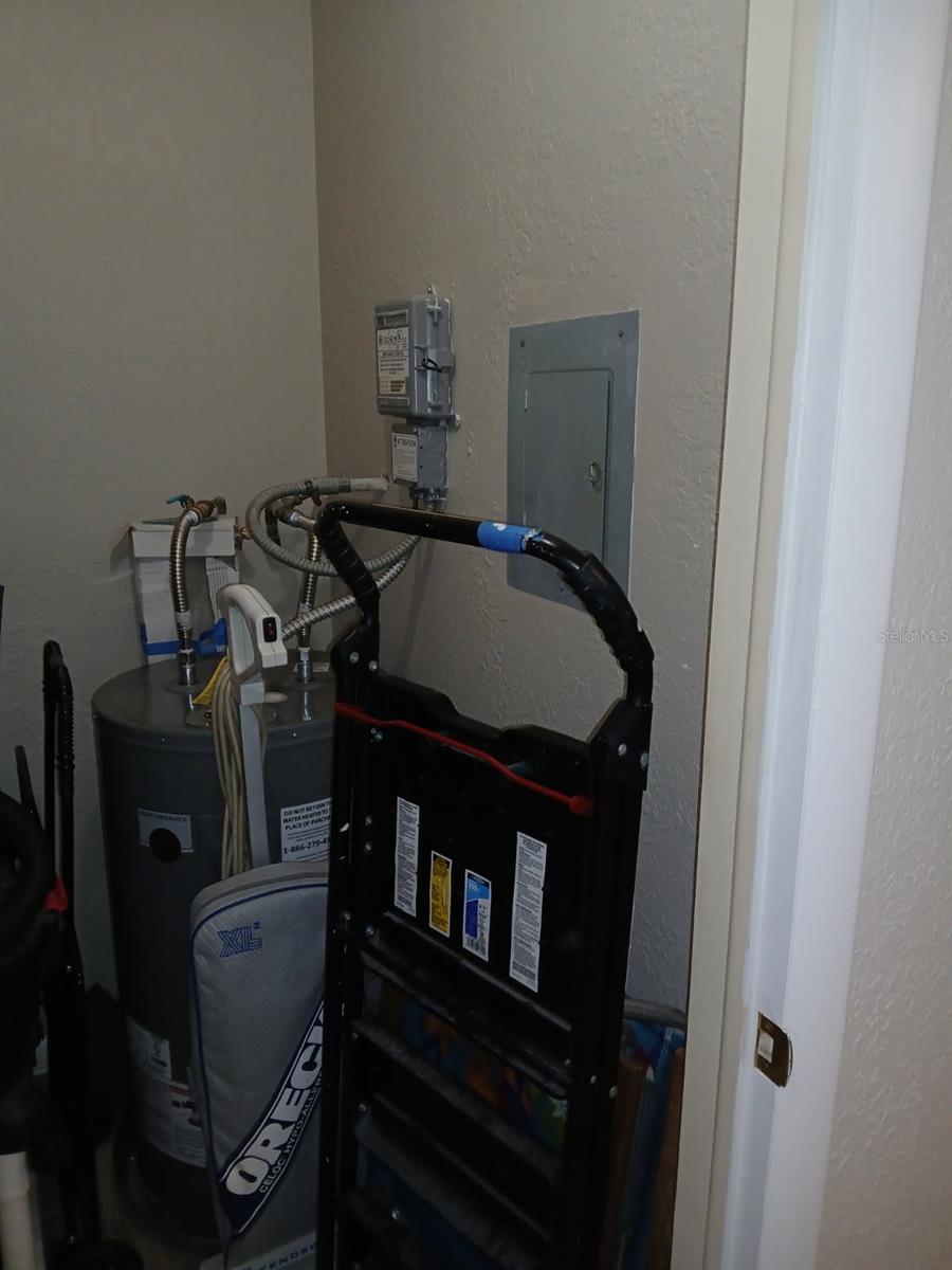 Image 17 of 49 For 10350 Imperial Point Drive W 8