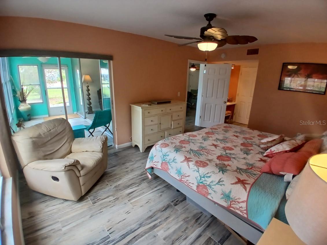 Image 25 of 49 For 10350 Imperial Point Drive W 8