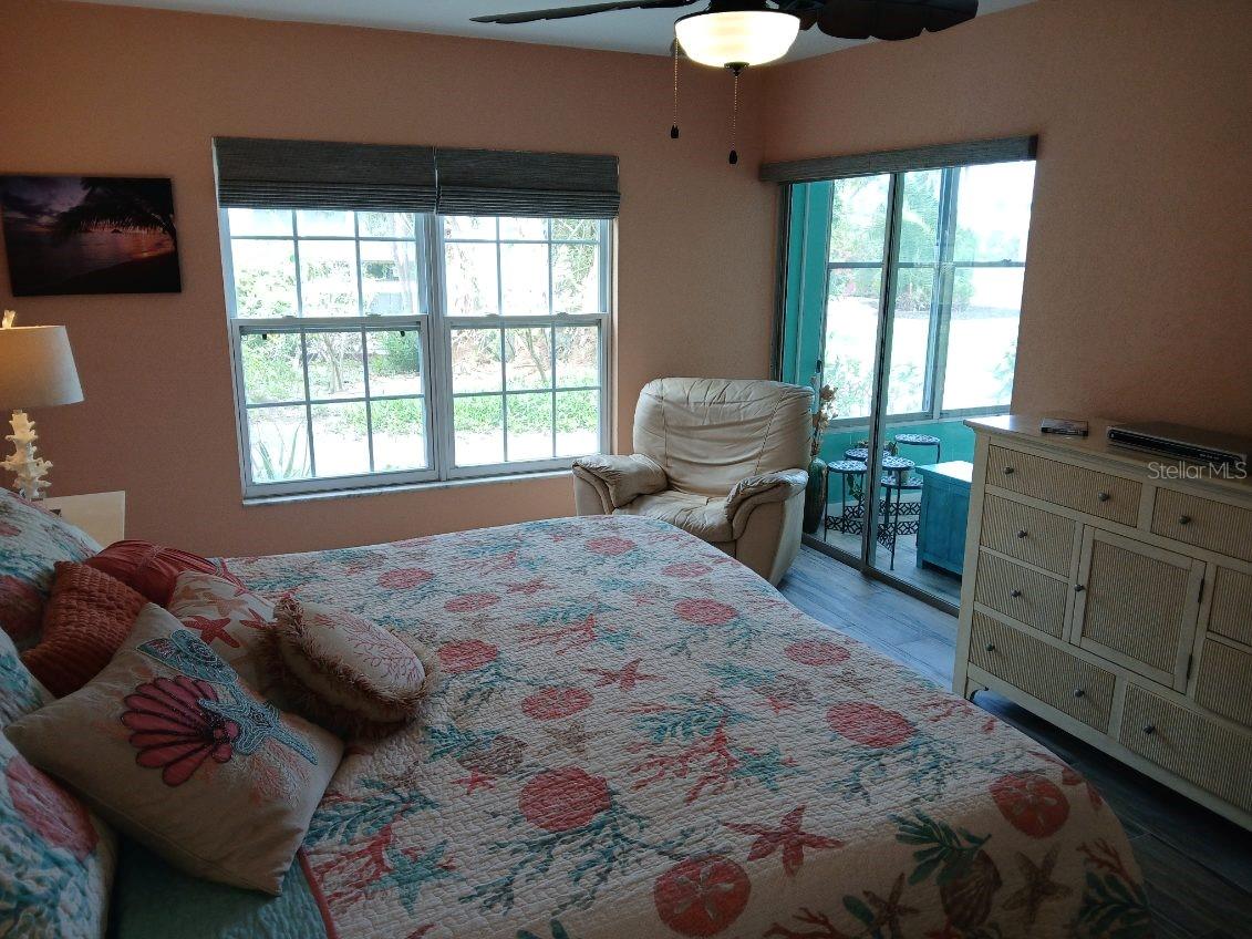 Image 27 of 49 For 10350 Imperial Point Drive W 8