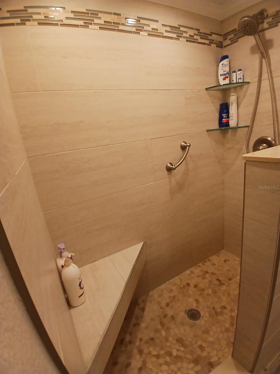 Image 36 of 49 For 10350 Imperial Point Drive W 8