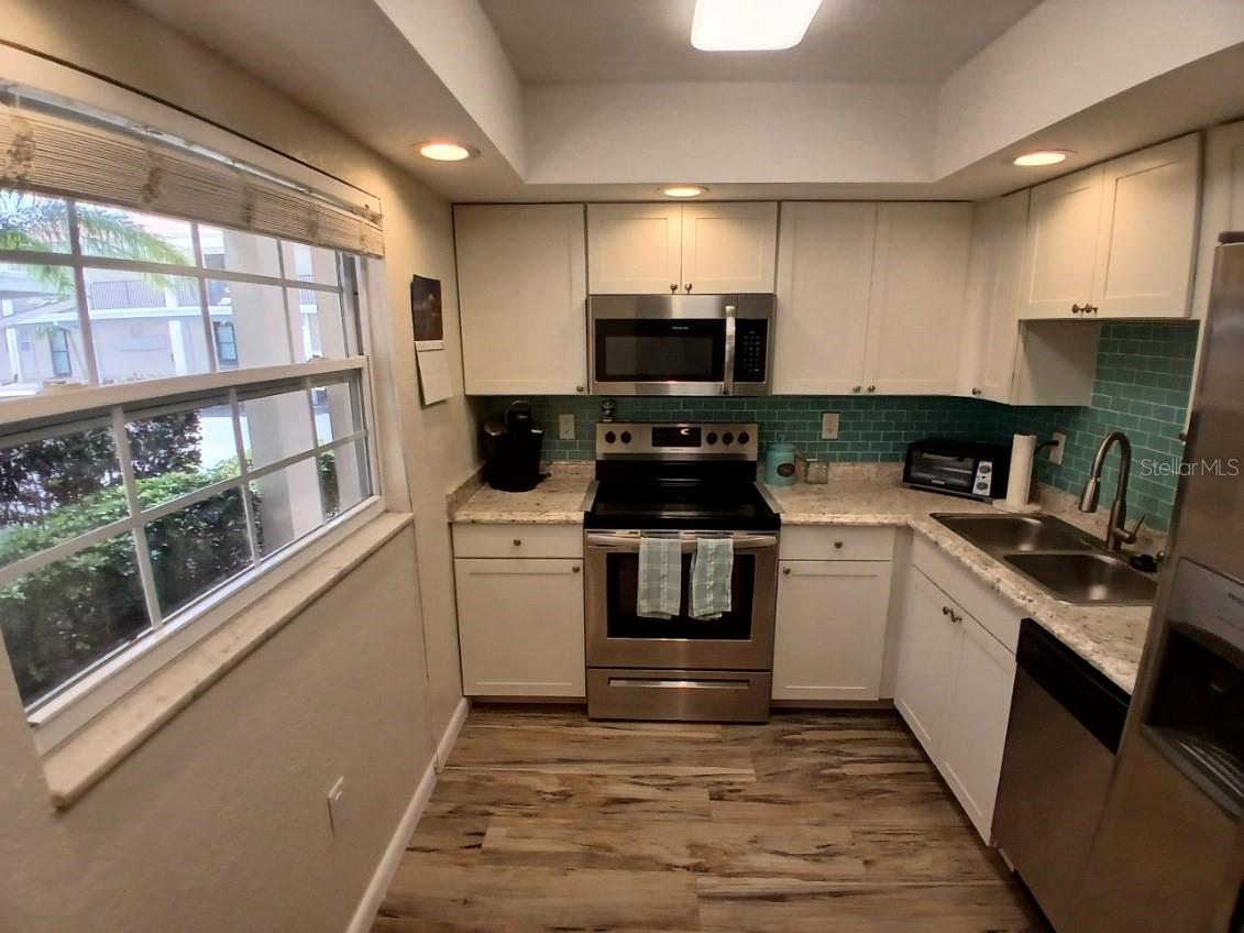 Image 8 of 49 For 10350 Imperial Point Drive W 8