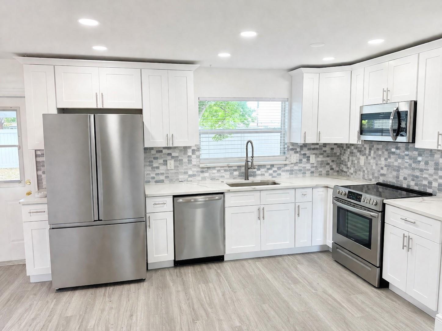 Image 4 of 12 For 6526 43rd Avenue N