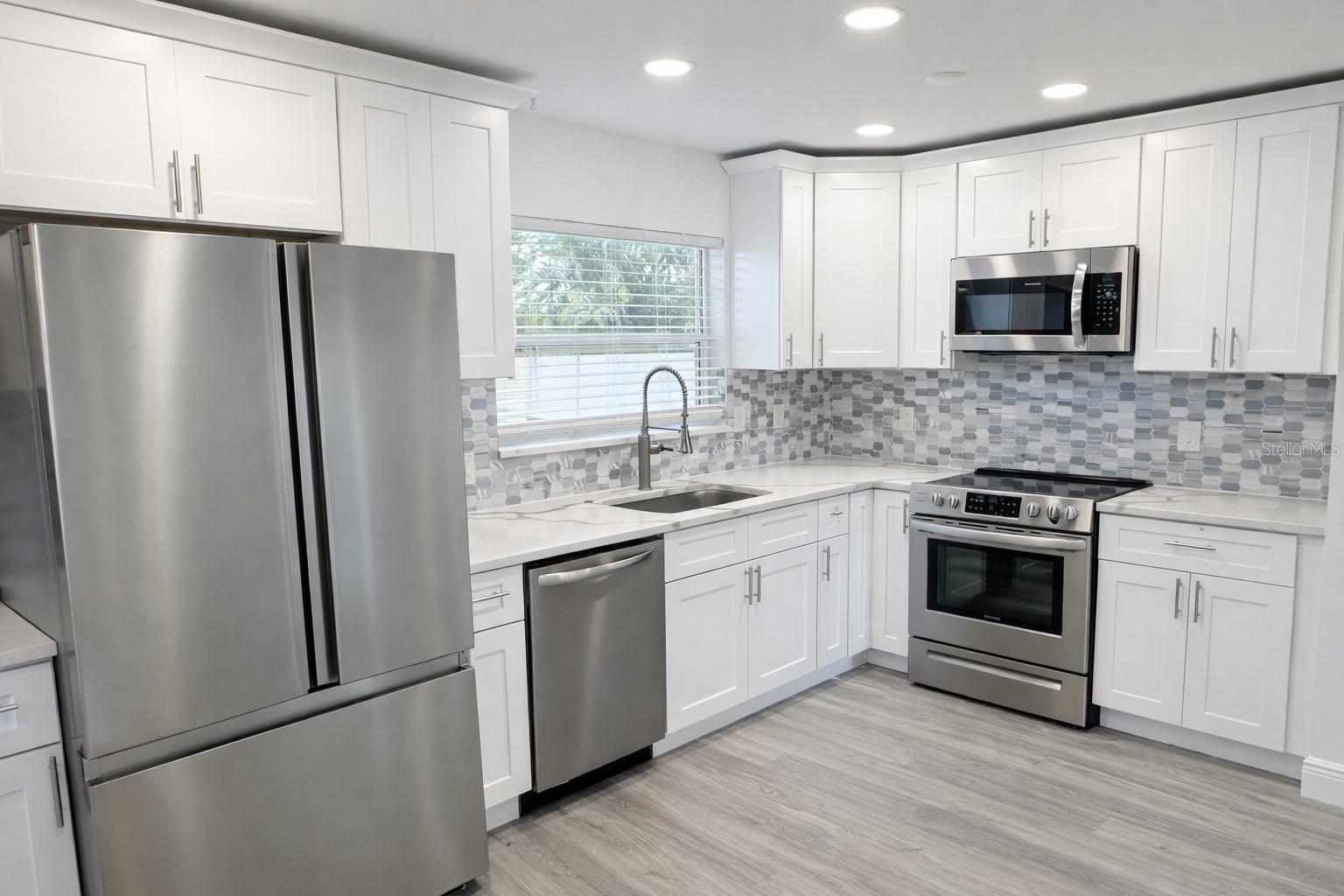 Image 5 of 12 For 6526 43rd Avenue N