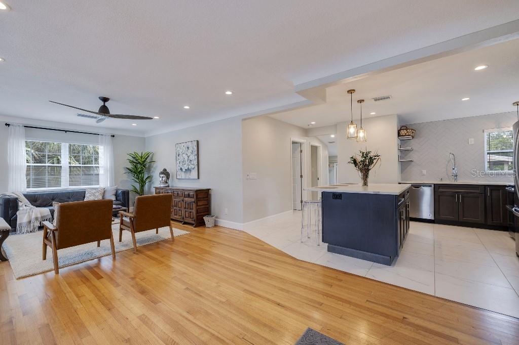 Image 11 of 25 For 347 Ling A Mor Terrace S