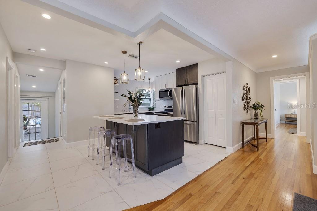 Image 12 of 25 For 347 Ling A Mor Terrace S