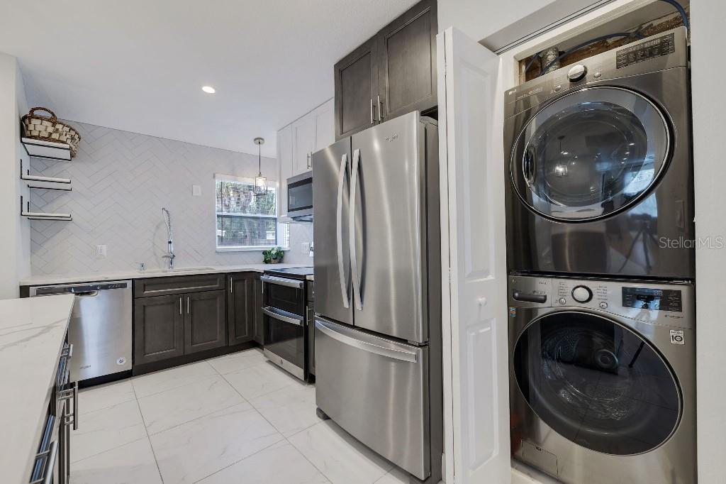 Image 15 of 25 For 347 Ling A Mor Terrace S