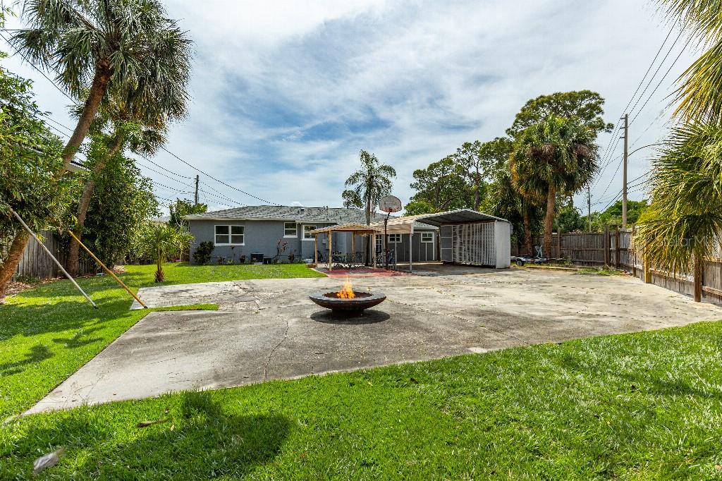 Image 24 of 25 For 347 Ling A Mor Terrace S