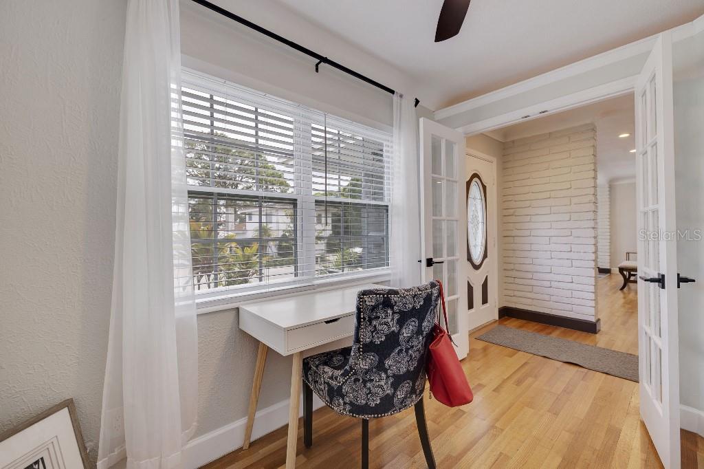 Image 6 of 25 For 347 Ling A Mor Terrace S