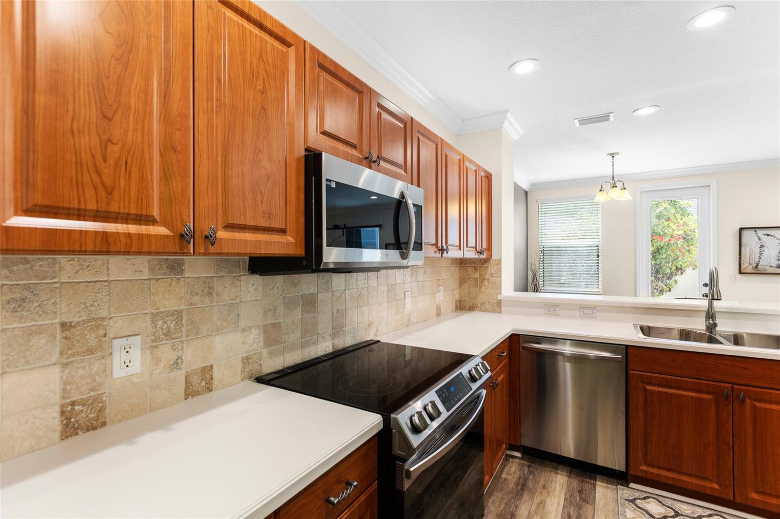 Image 16 of 37 For 5608 Whitehead Street