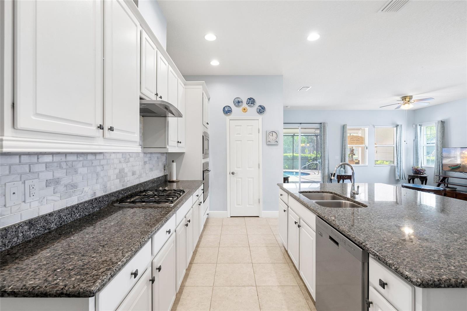 Image 21 of 75 For 5212 Rosefinch Place