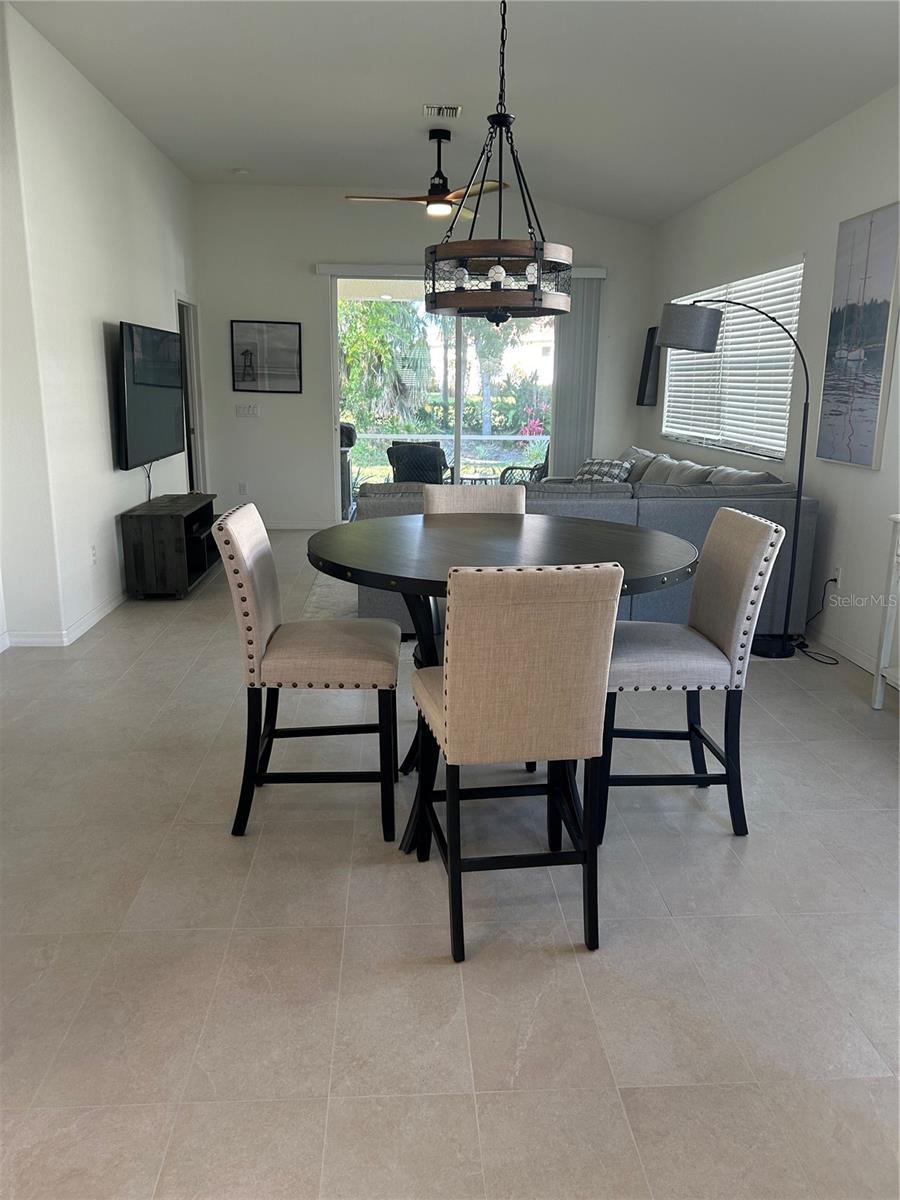 Image 6 of 14 For 413 Lehalis Drive