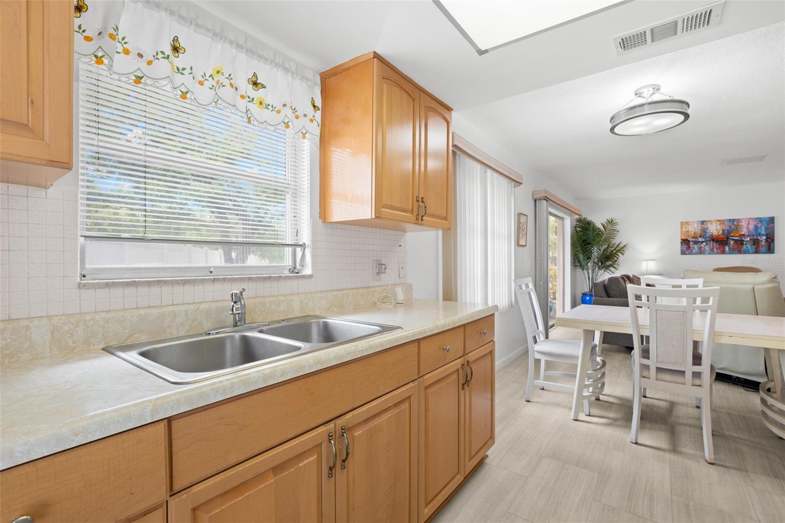 Image 11 of 26 For 616 Heritage Lane B