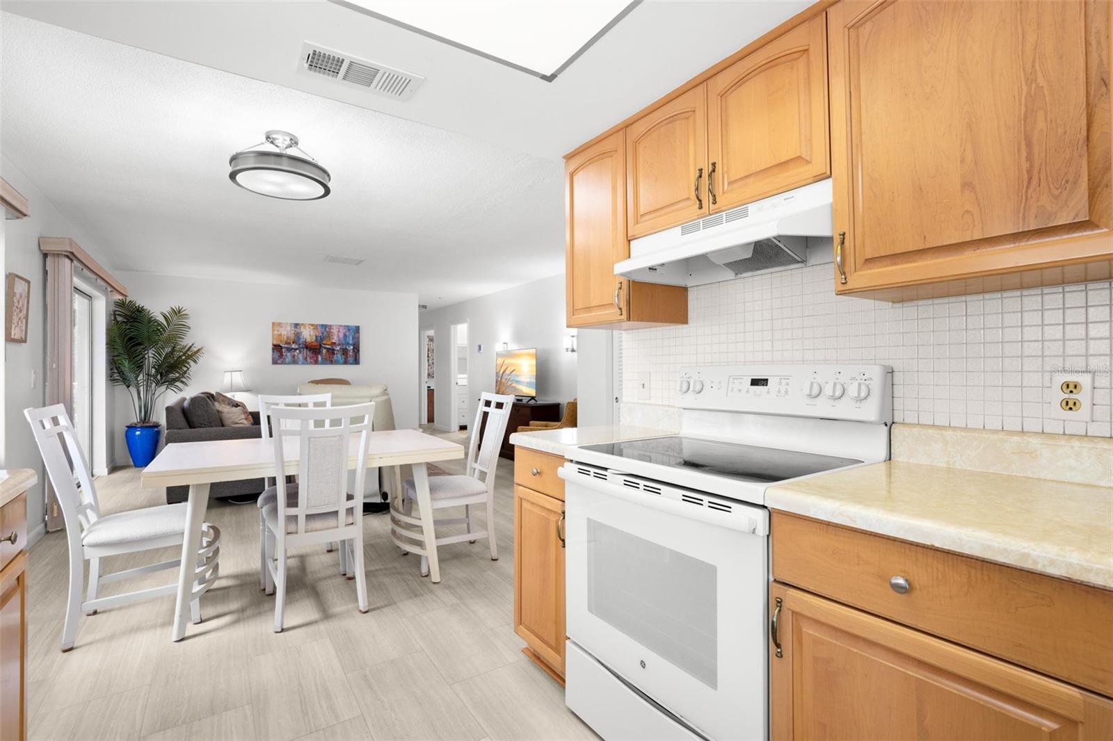 Image 14 of 26 For 616 Heritage Lane B