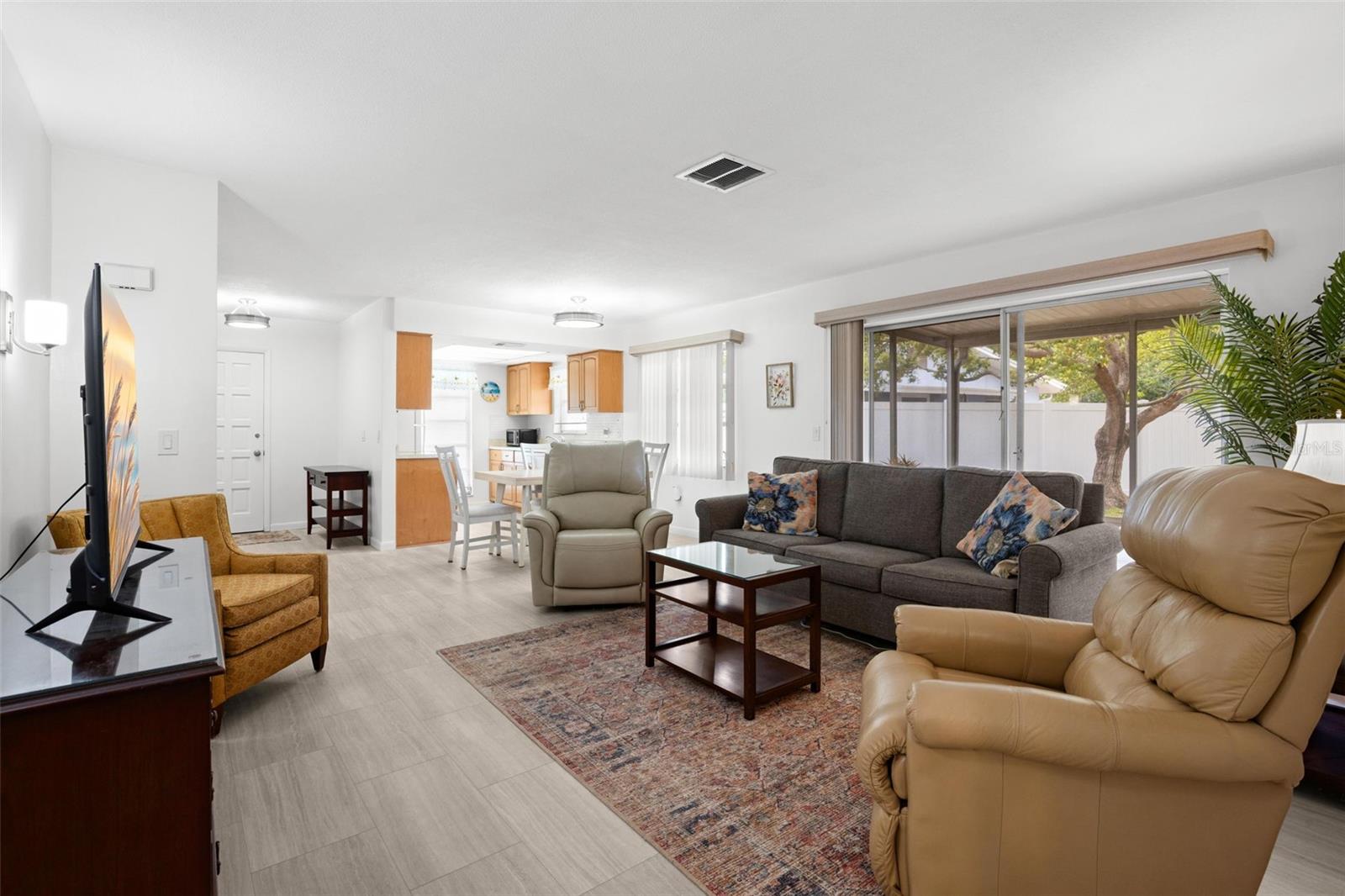 Image 4 of 26 For 616 Heritage Lane B