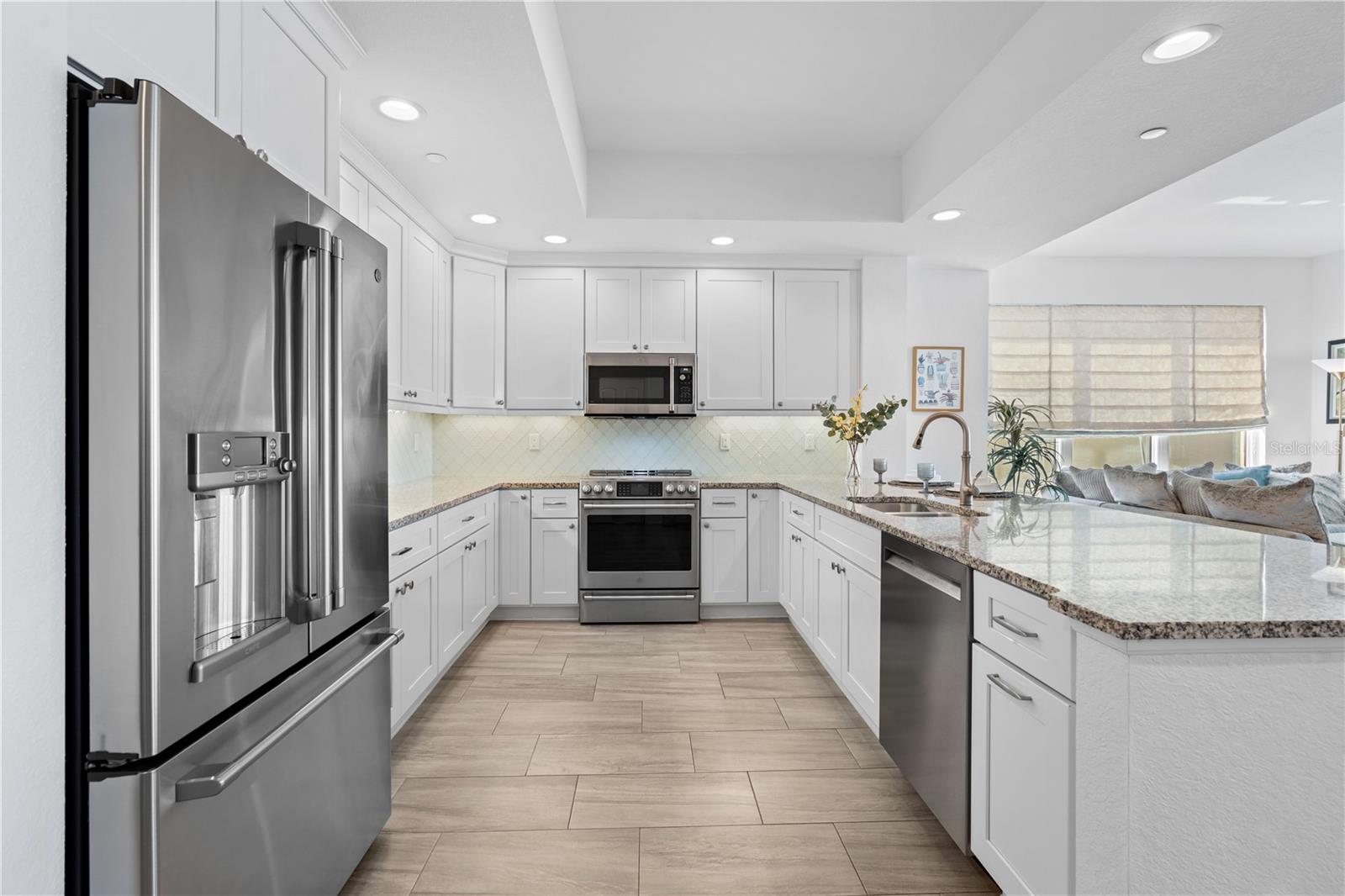 Image 12 of 42 For 706 Bayway Boulevard 301