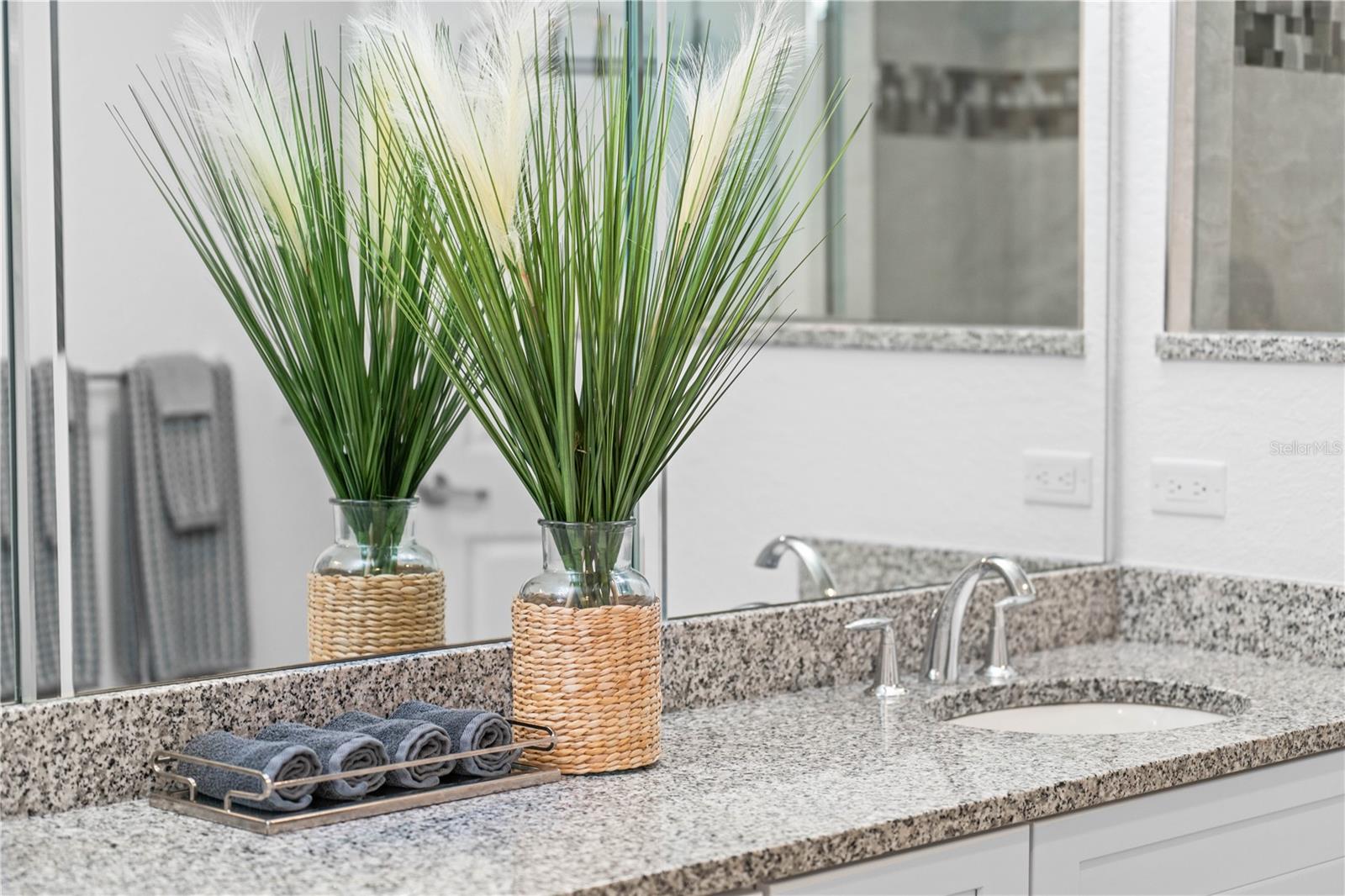 Image 17 of 42 For 706 Bayway Boulevard 301