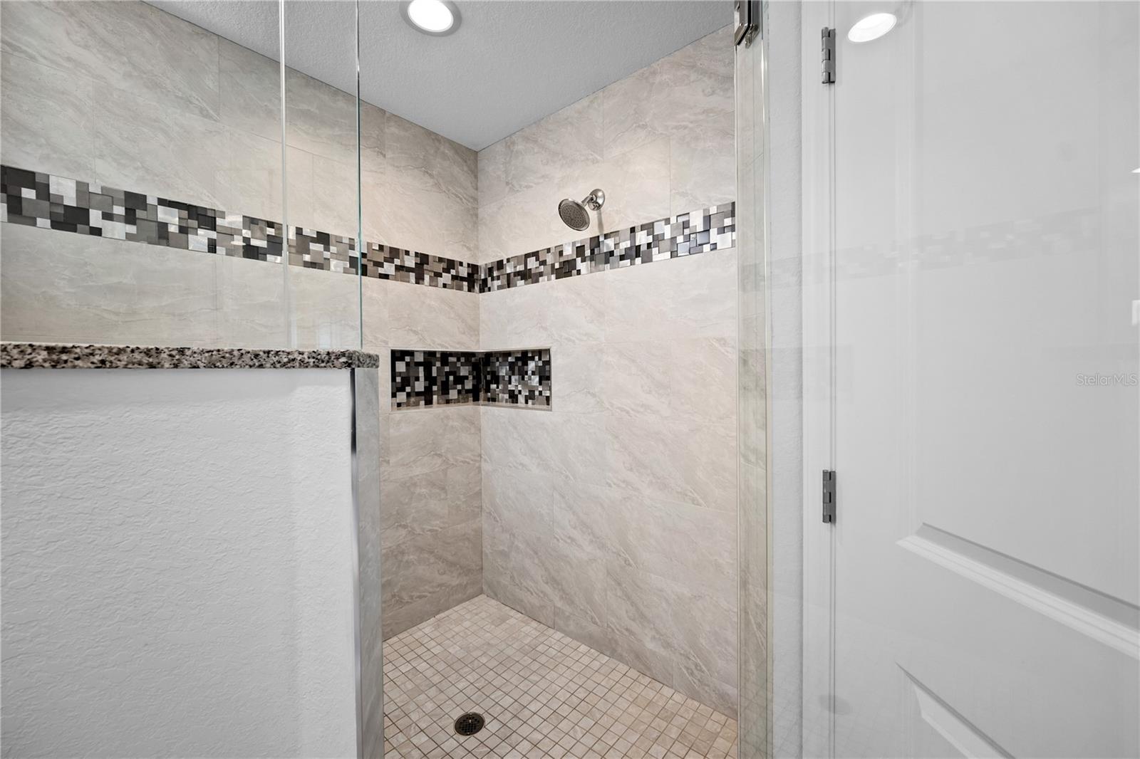 Image 18 of 42 For 706 Bayway Boulevard 301