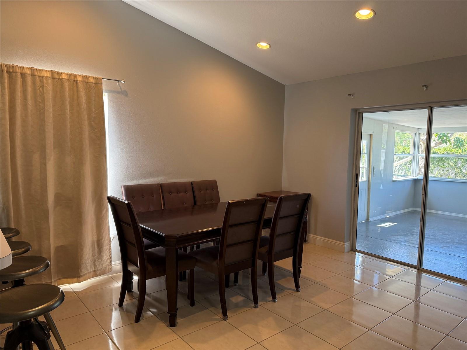 Image 6 of 15 For 1607 Widelake Court