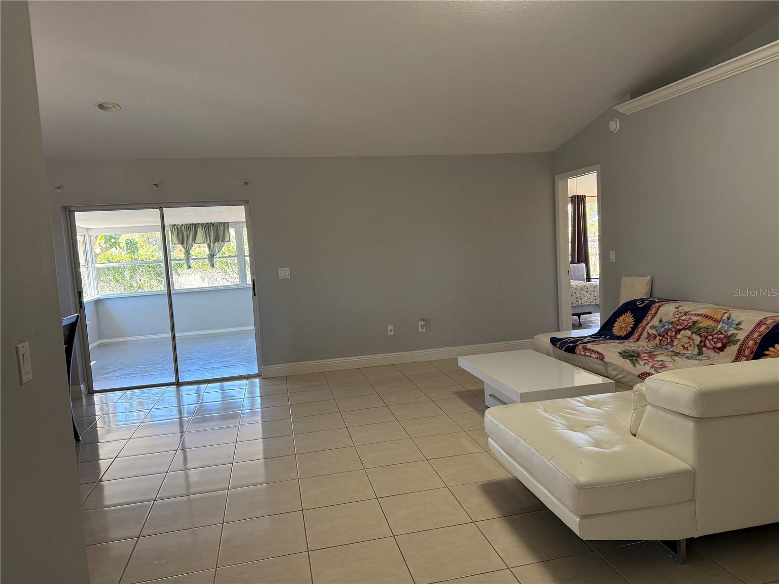 Image 7 of 15 For 1607 Widelake Court