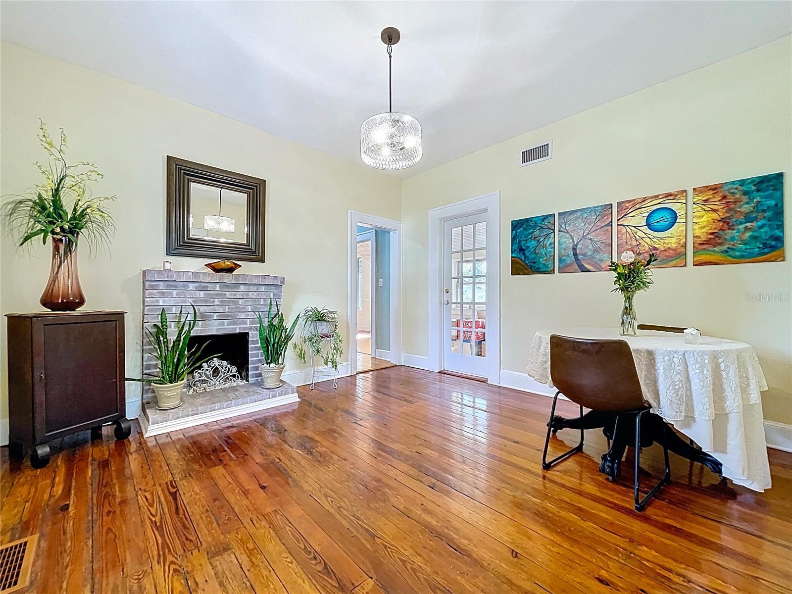 Image 14 of 67 For 1001 Crawford Street