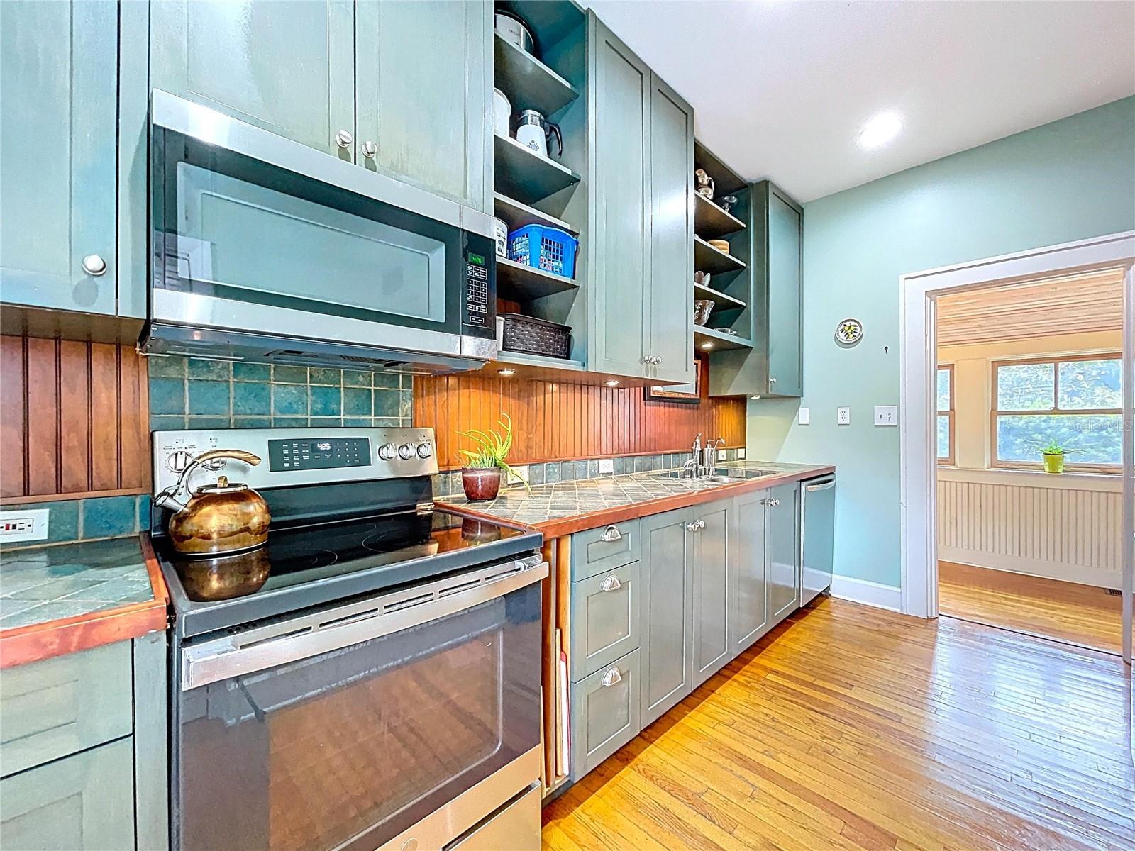 Image 17 of 67 For 1001 Crawford Street