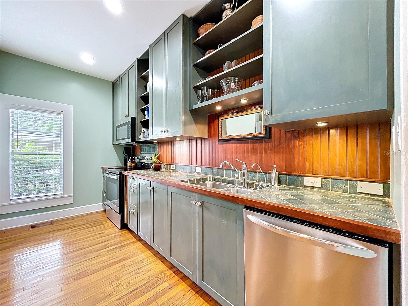 Image 19 of 67 For 1001 Crawford Street