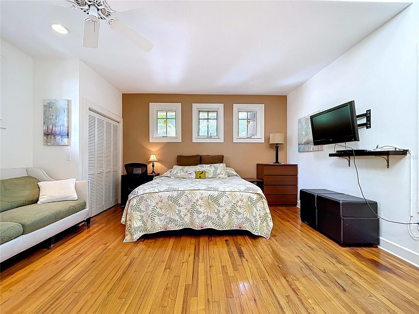 Image 23 of 67 For 1001 Crawford Street