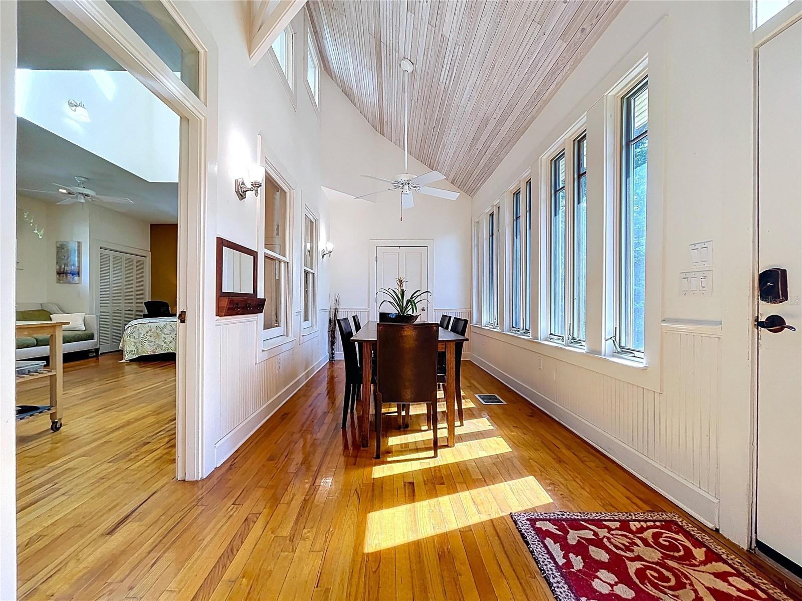 Image 32 of 67 For 1001 Crawford Street