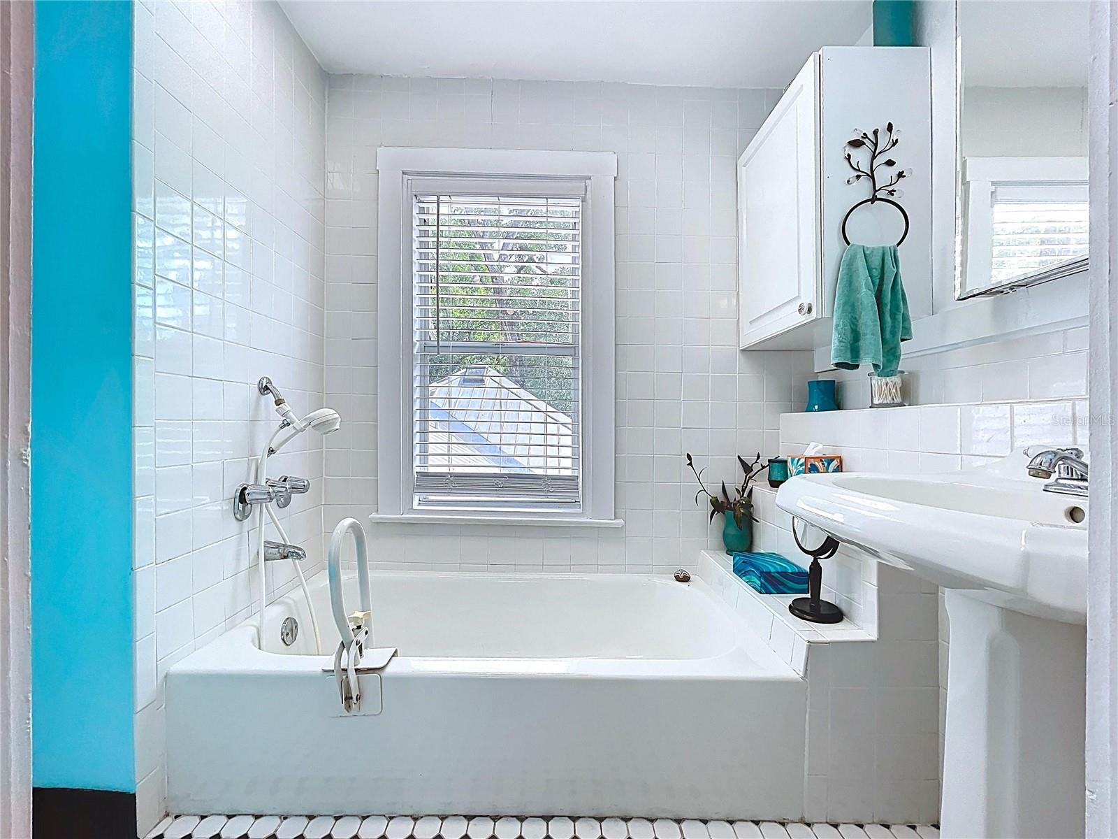 Image 42 of 67 For 1001 Crawford Street