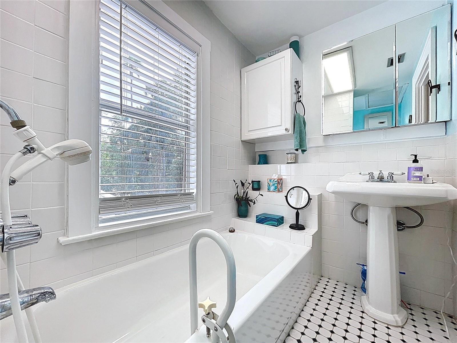 Image 43 of 67 For 1001 Crawford Street