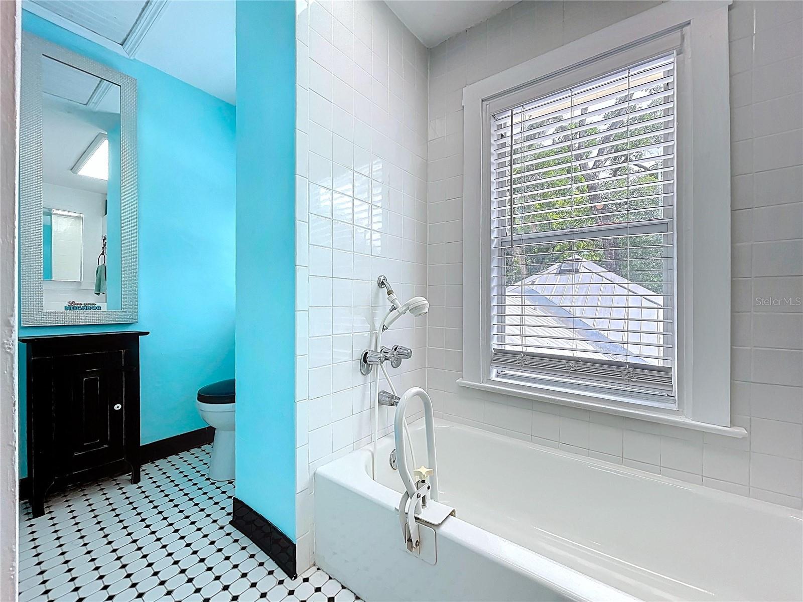 Image 44 of 67 For 1001 Crawford Street