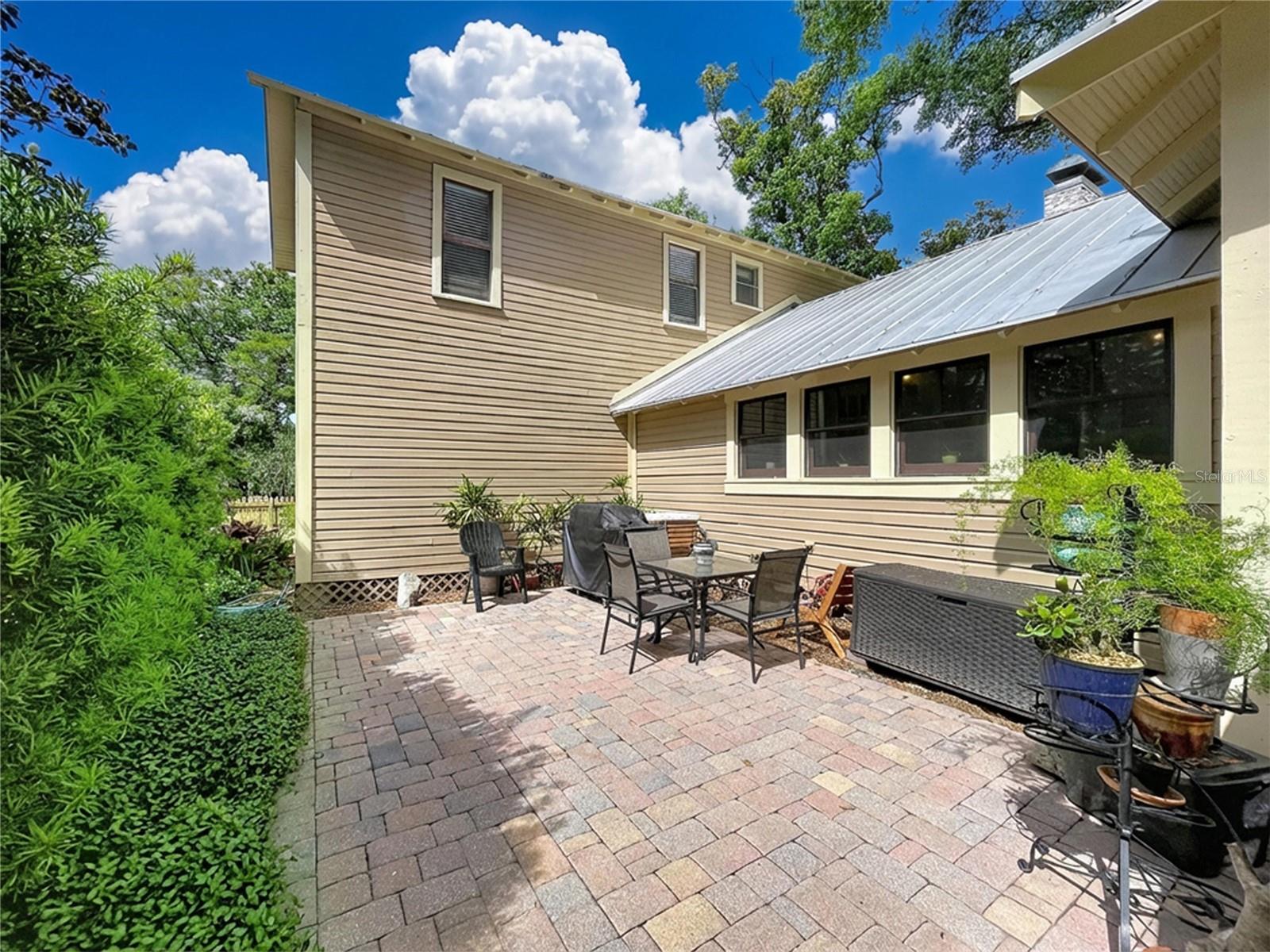 Image 54 of 67 For 1001 Crawford Street