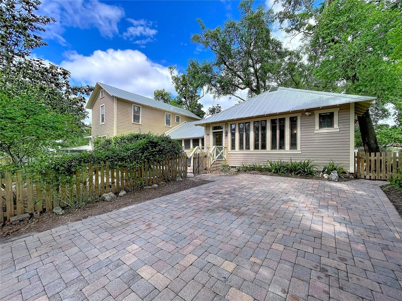 Image 57 of 67 For 1001 Crawford Street