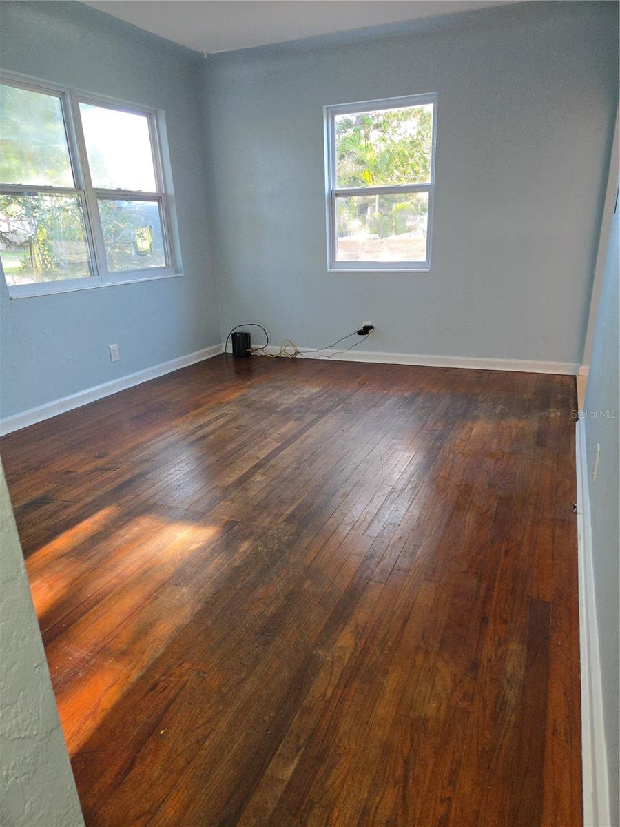 Image 11 of 34 For 5004 23rd Avenue S