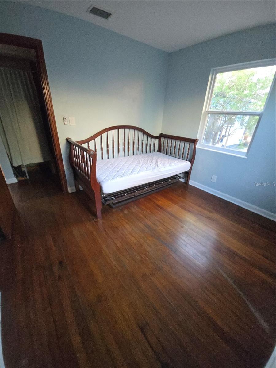 Image 13 of 34 For 5004 23rd Avenue S