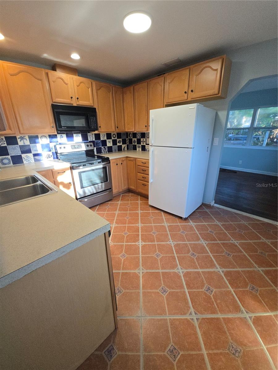 Image 16 of 34 For 5004 23rd Avenue S