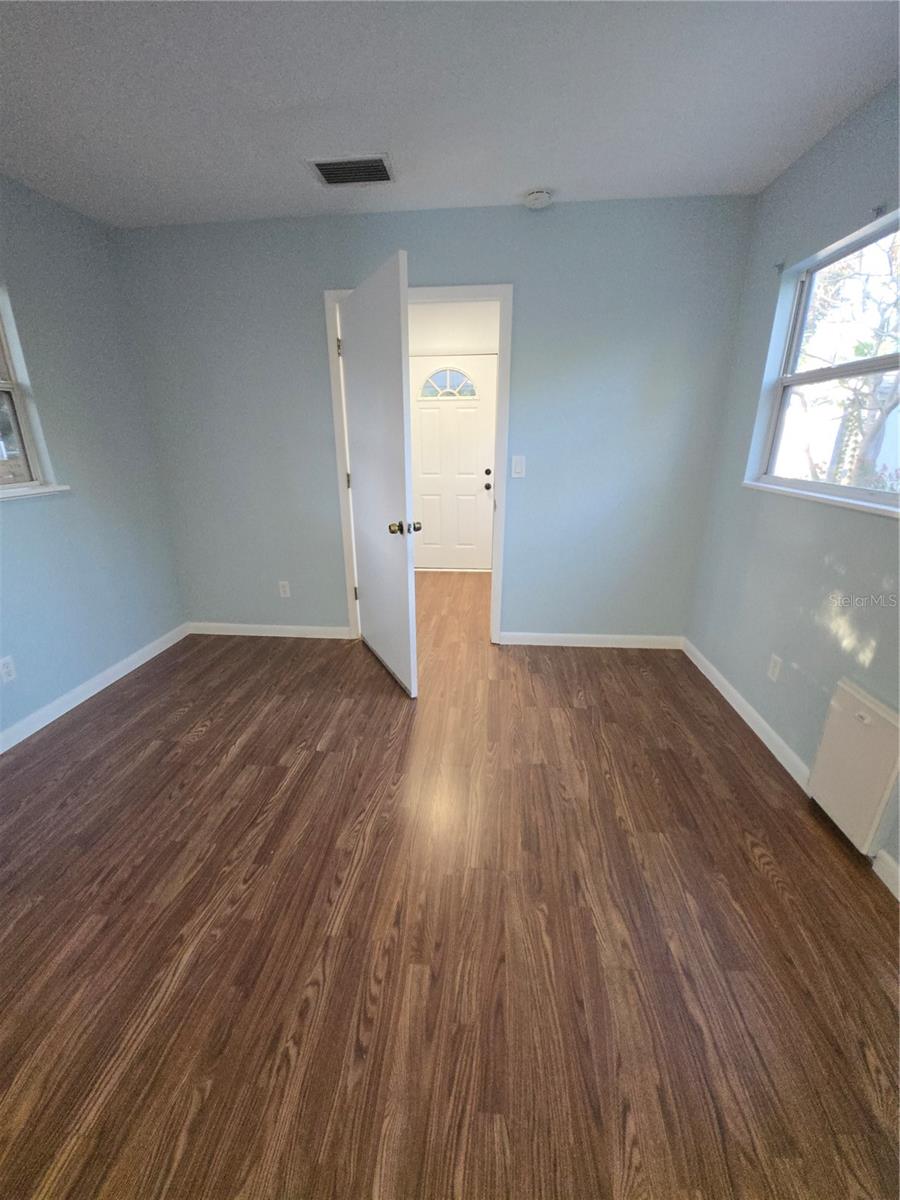 Image 17 of 34 For 5004 23rd Avenue S