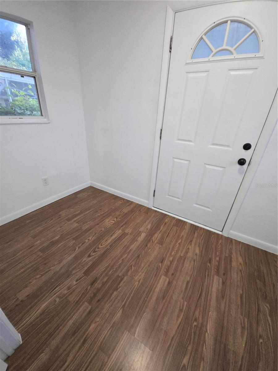 Image 18 of 34 For 5004 23rd Avenue S