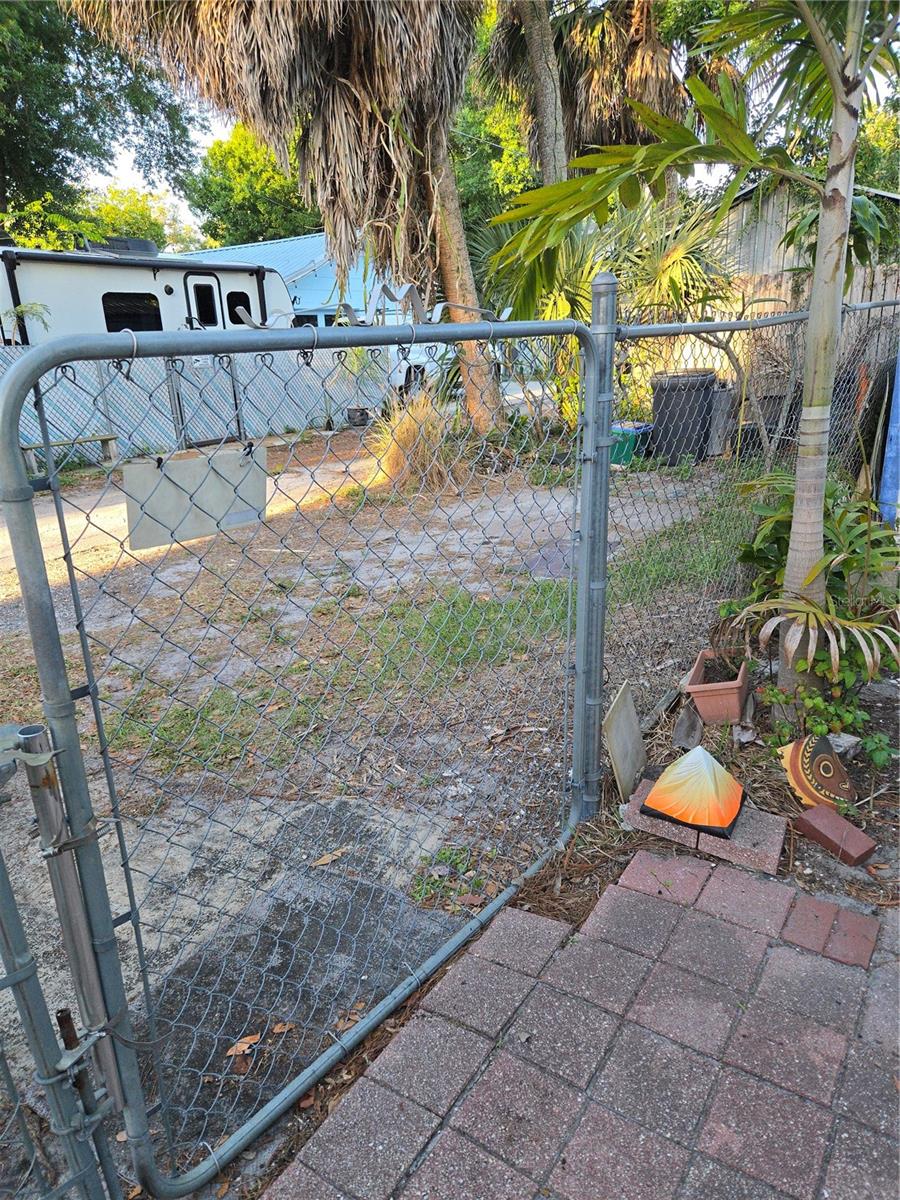 Image 27 of 34 For 5004 23rd Avenue S