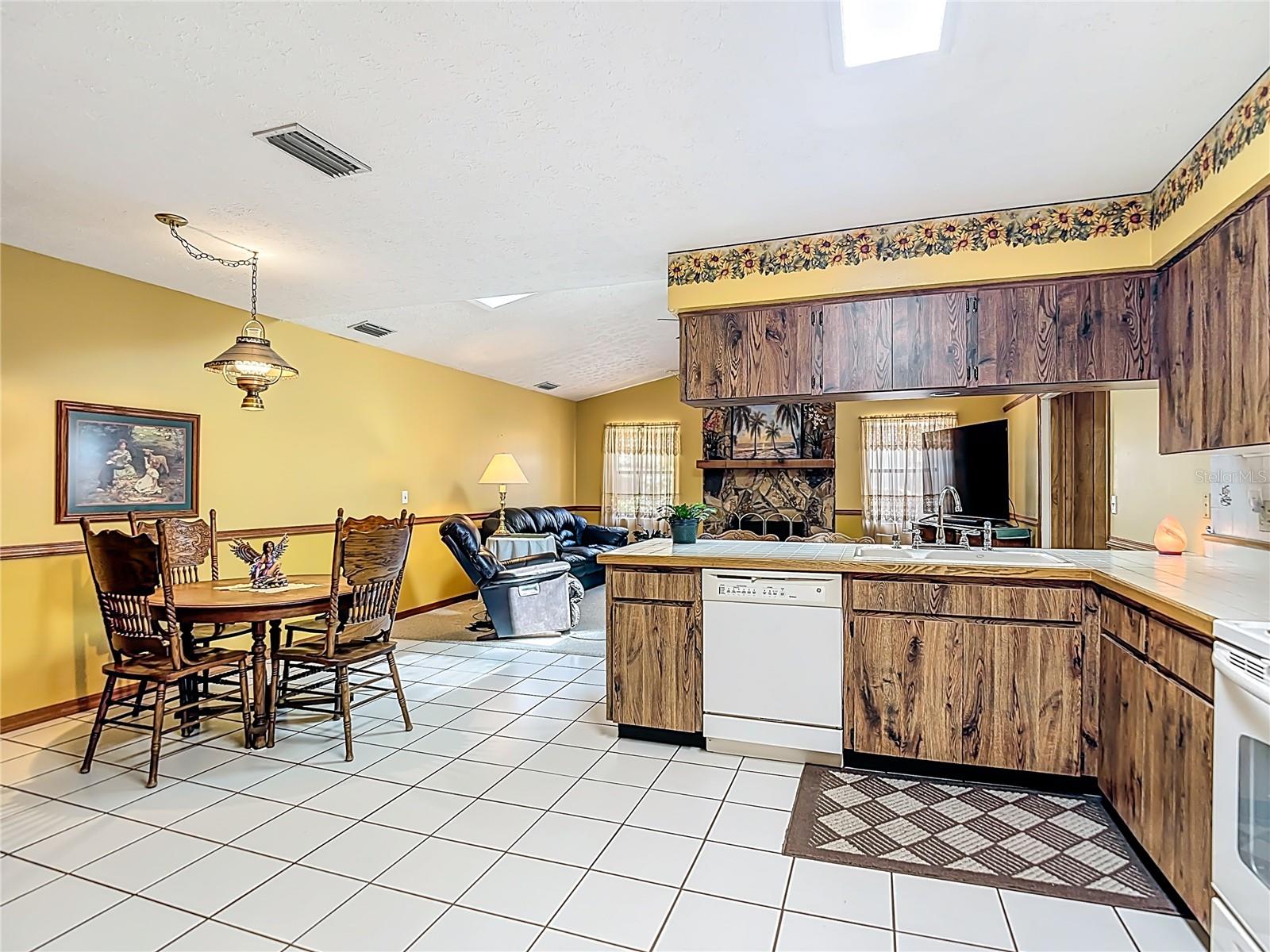 Image 20 of 47 For 1004 Mook Street