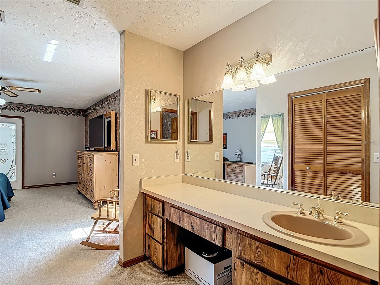 Image 27 of 47 For 1004 Mook Street