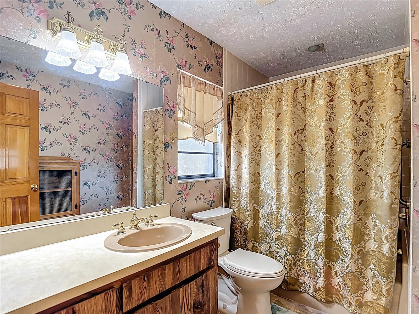 Image 28 of 47 For 1004 Mook Street