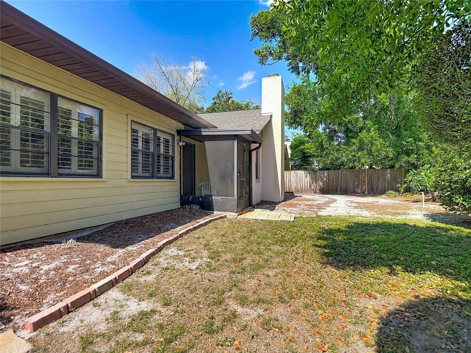 Image 43 of 47 For 1004 Mook Street