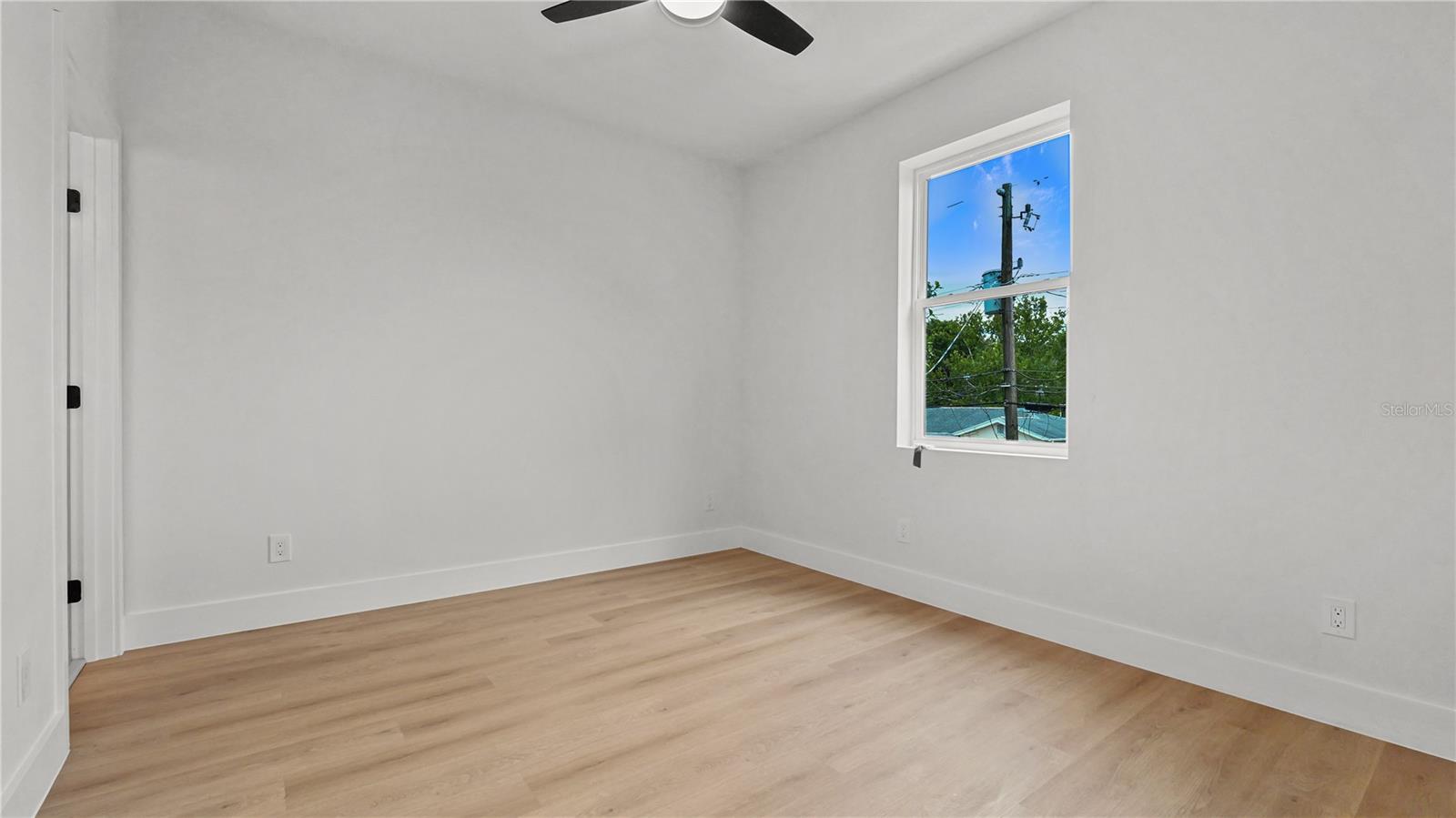 Image 5 of 8 For 2730 37th Avenue N B