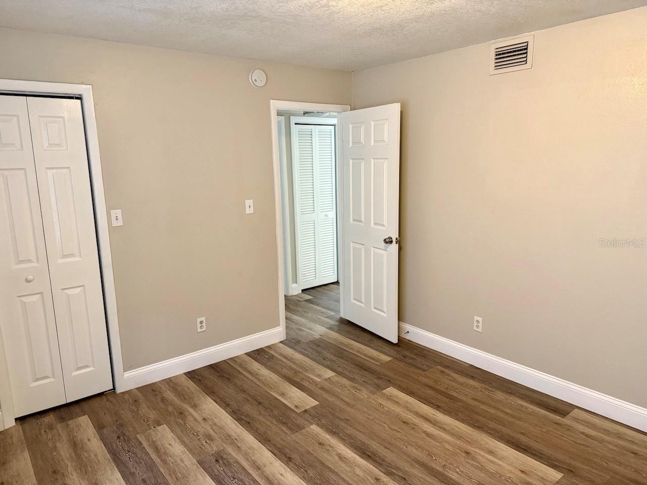 Image 12 of 13 For 3906 Bird Street B